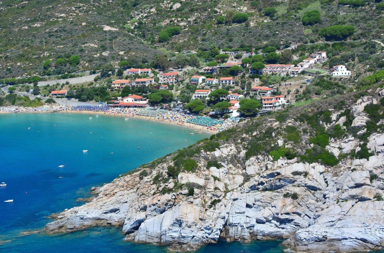 Hotel Baia Imperiale Spiaggia di Cavoli Экстерьер фото