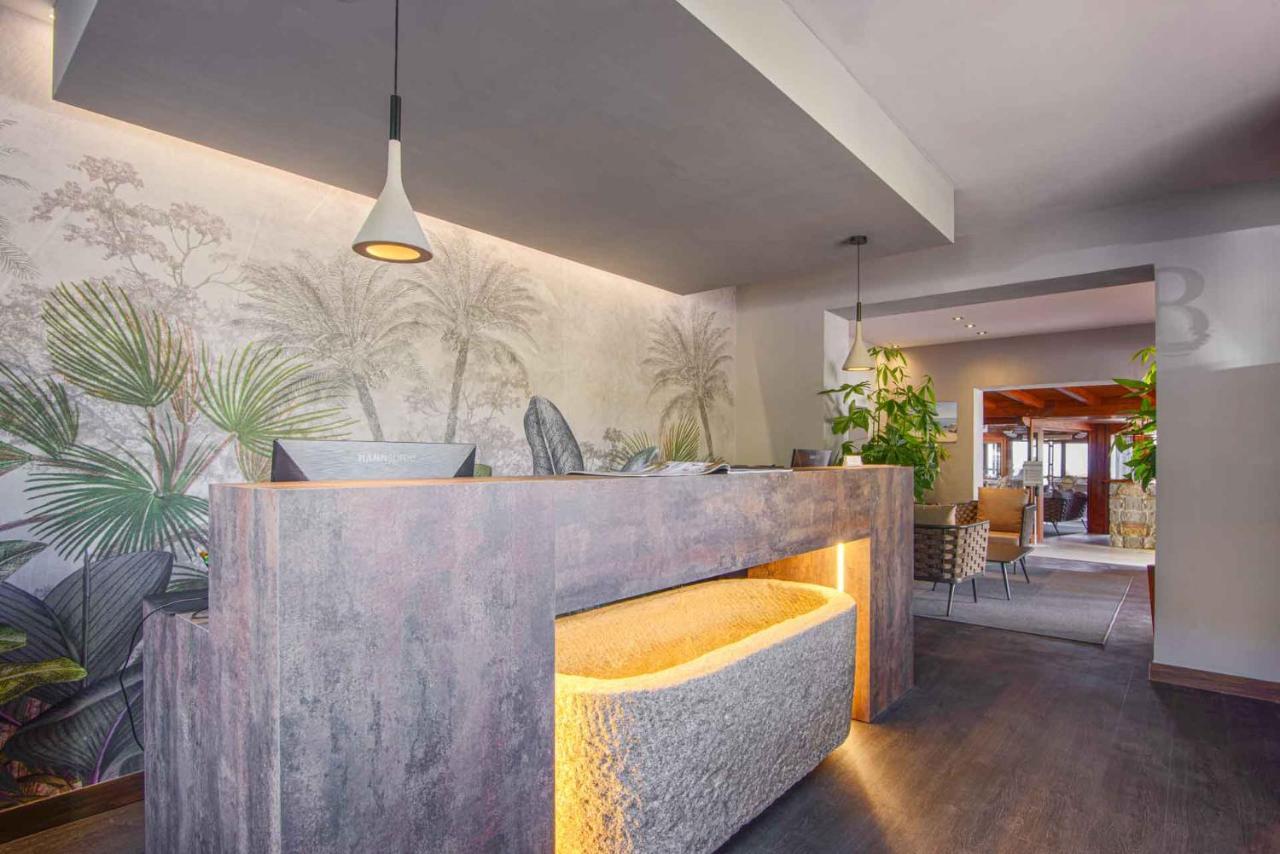 Hotel Baia Imperiale Spiaggia di Cavoli Экстерьер фото