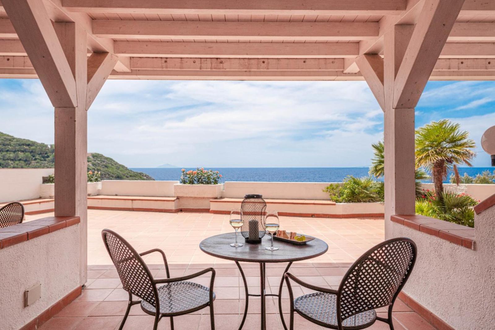Hotel Baia Imperiale Spiaggia di Cavoli Экстерьер фото