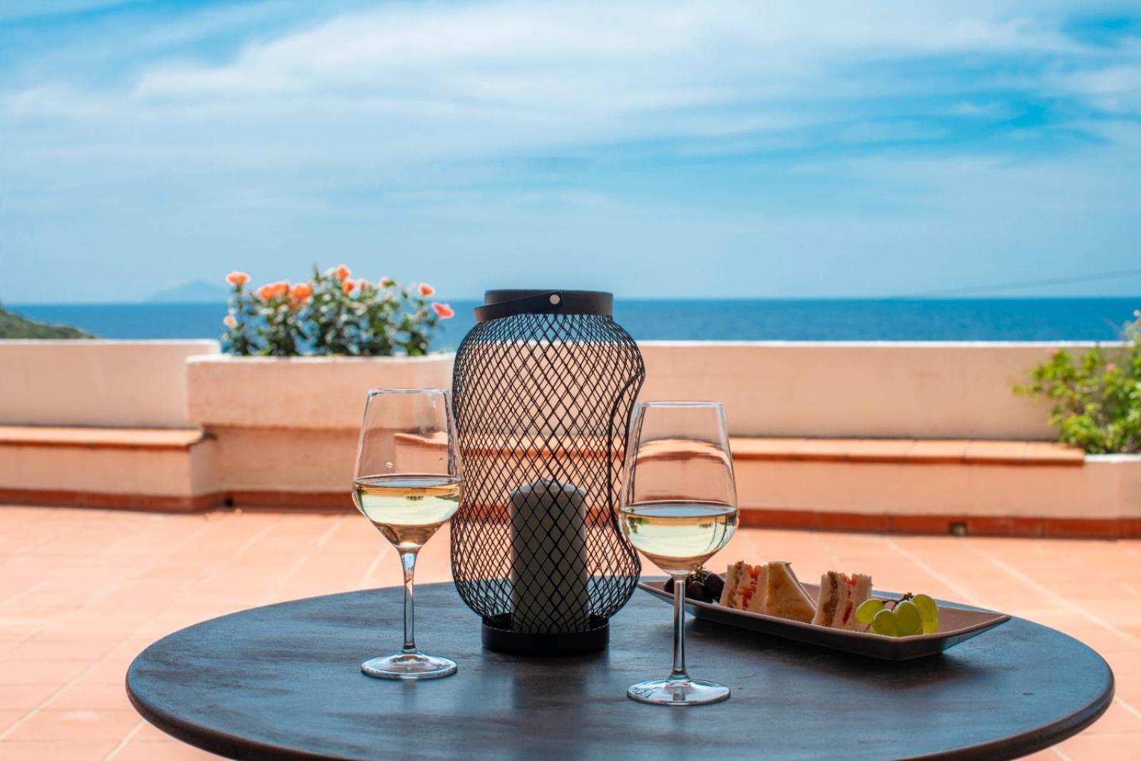 Hotel Baia Imperiale Spiaggia di Cavoli Экстерьер фото