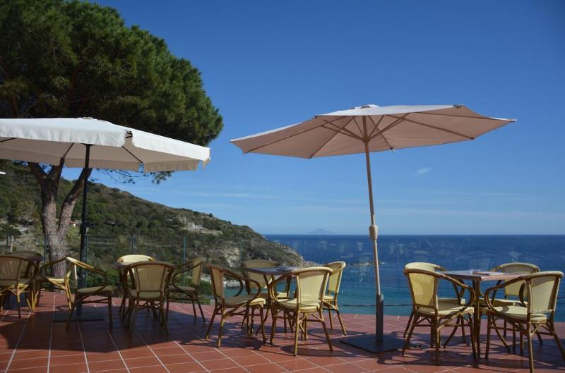 Hotel Baia Imperiale Spiaggia di Cavoli Экстерьер фото